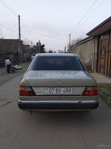 Mercedes E 230 1992, 367,739 km - 2.3 л - Astara