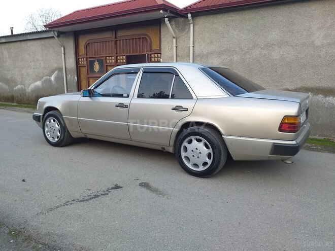 Mercedes E 230 1992, 367,739 km - 2.3 л - Astara