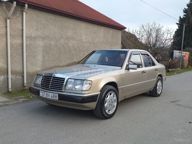 Mercedes E 230 1992, 367,739 km - 2.3 л - Astara