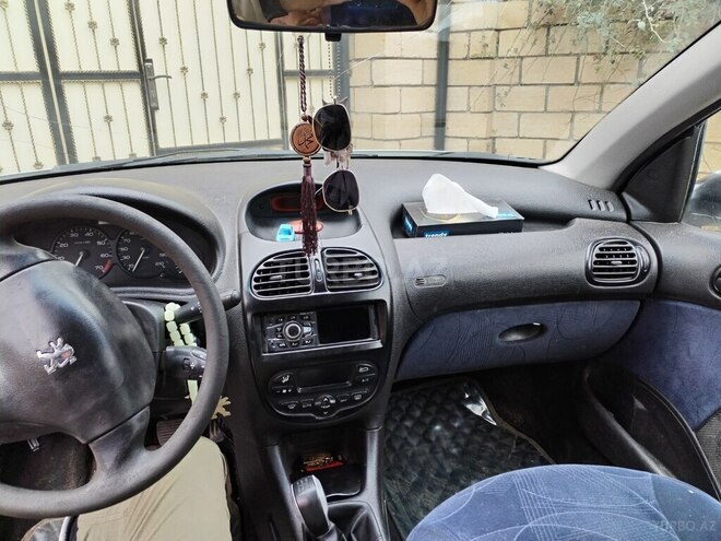 Peugeot 206 2001, 382,000 km - 1.6 l - Bakı