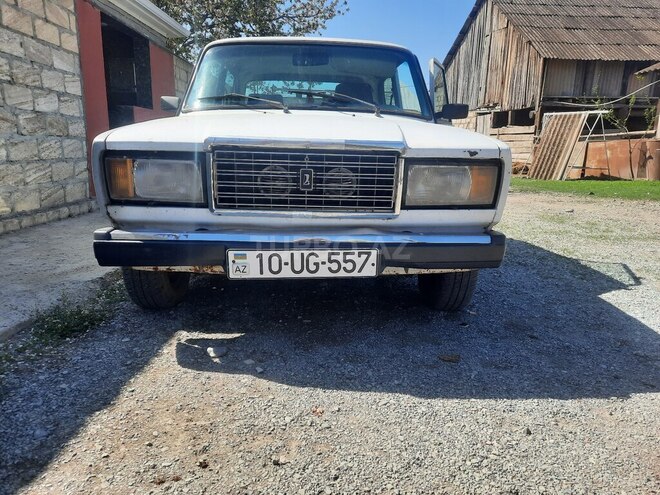 LADA (VAZ) 2107 2003, 95,000 km - 1.6 l - Ucar