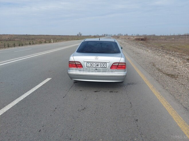 Mercedes E 220 d 1999, 590,000 km - 2.2 л - Qusar