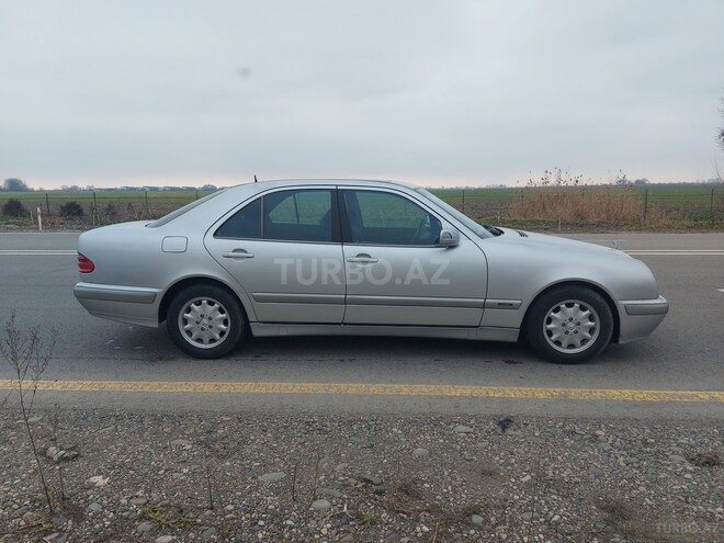 Mercedes E 220 d 1999, 590,000 km - 2.2 л - Qusar