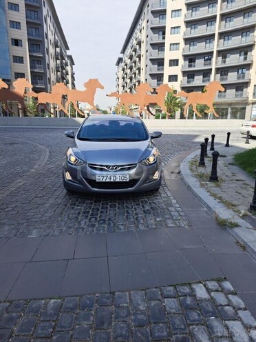 Hyundai Avante 2015, 215,000 km - 1.6 l - Bakı