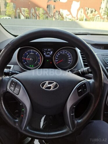 Hyundai Avante 2015, 215,000 km - 1.6 l - Bakı