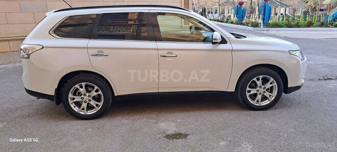 Mitsubishi Outlander 2013, 134,600 km - 3.0 l - Şabran