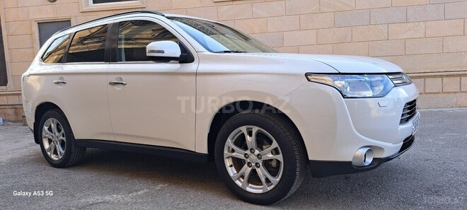 Mitsubishi Outlander 2013, 134,600 km - 3.0 l - Şabran