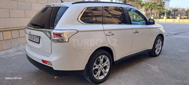 Mitsubishi Outlander 2013, 134,600 km - 3.0 l - Şabran
