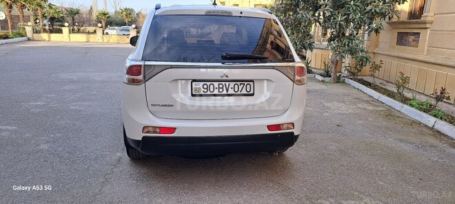 Mitsubishi Outlander 2013, 134,600 km - 3.0 l - Şabran