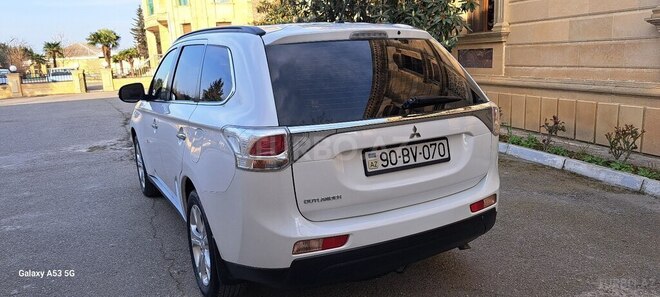 Mitsubishi Outlander 2013, 134,600 km - 3.0 l - Şabran