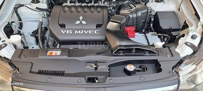 Mitsubishi Outlander 2013, 134,600 km - 3.0 l - Şabran