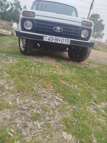 LADA (VAZ) Niva 2015, 200,000 km - 1.7 l - Saatlı