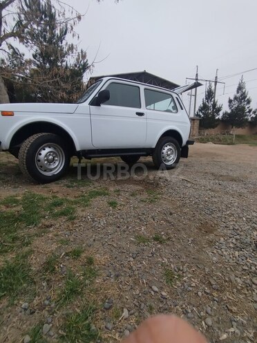 LADA (VAZ) Niva 2015, 200,000 km - 1.7 l - Saatlı
