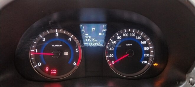 Hyundai Accent 2011, 196,000 km - 1.6 л - Bakı