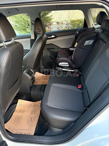 Volkswagen Taos 2023, 12,500 km - 1.5 l - Bakı