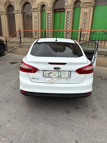 Ford Focus 2014, 380,000 km - 1.6 л - Bakı