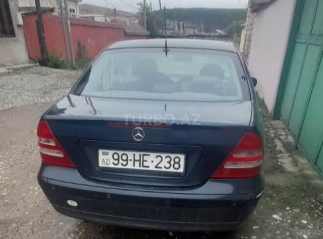 Mercedes C 180 2001, 100,000 km - 2.0 л - Qusar