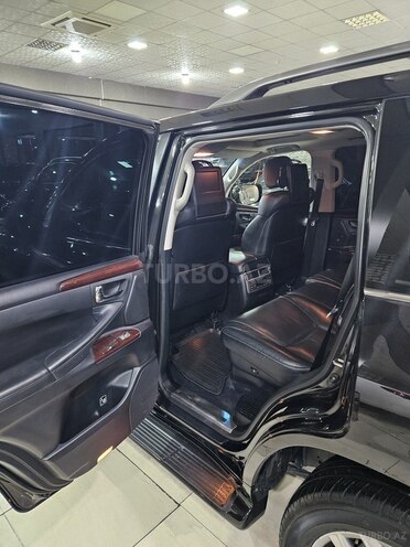 Lexus LX 570-11