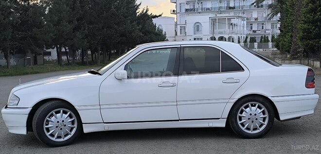 Mercedes C 200 1998, 300,000 km - 2.0 л - Astara