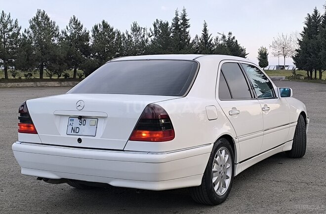 Mercedes C 200 1998, 300,000 km - 2.0 л - Astara