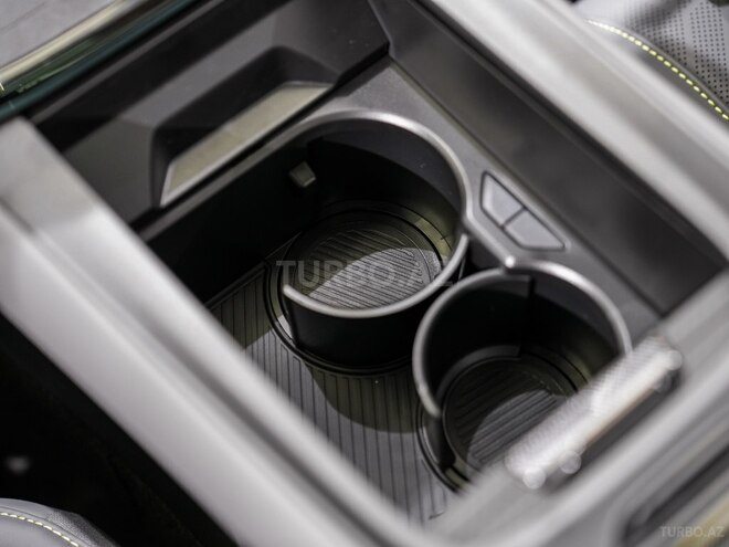 Lynk & Co 08-42