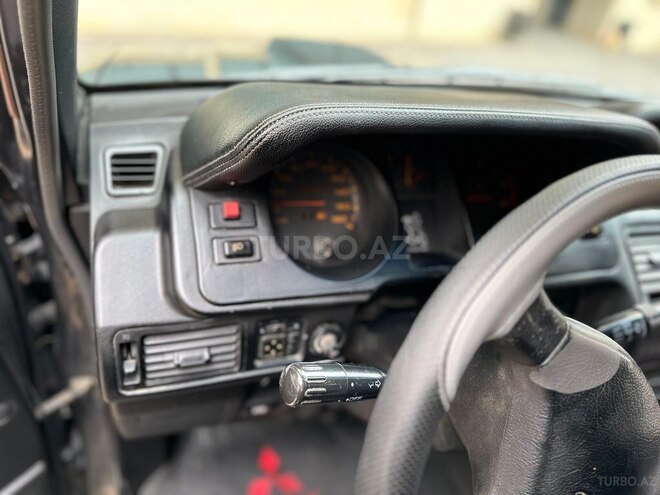 Mitsubishi Pajero 1994, 455,000 km - 2.8 l - Bakı
