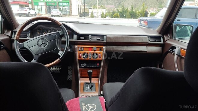 Mercedes E 220 1994, 339,204 km - 2.2 l - Balakən