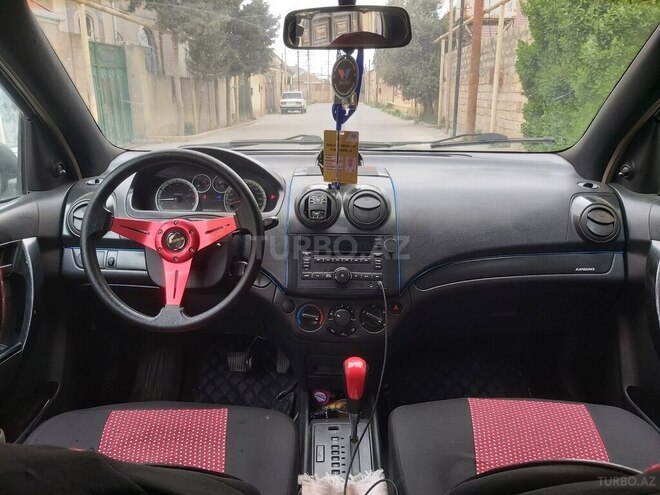 Chevrolet Aveo-8