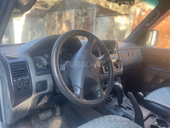 Mitsubishi Pajero 2004, 286,000 km - 3.0 l - Bakı