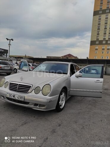 Mercedes E 320 2001, 495,000 km - 3.2 l - Bakı