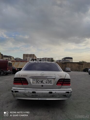 Mercedes E 320 2001, 495,000 km - 3.2 l - Bakı