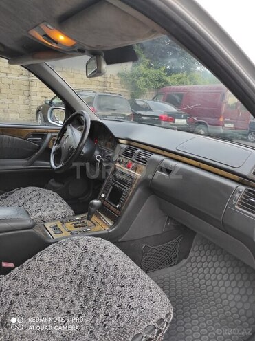 Mercedes E 320 2001, 495,000 km - 3.2 l - Bakı