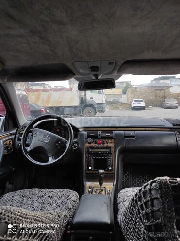 Mercedes E 320 2001, 495,000 km - 3.2 l - Bakı