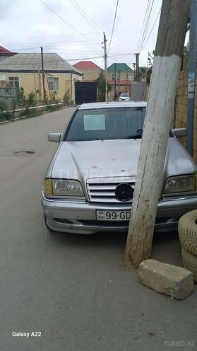 Mercedes C 230 2000, 678,000 km - 2.3 л - Xırdalan