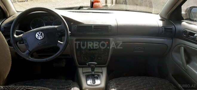Volkswagen Passat 2003, 318,000 km - 1.8 l - Bakı