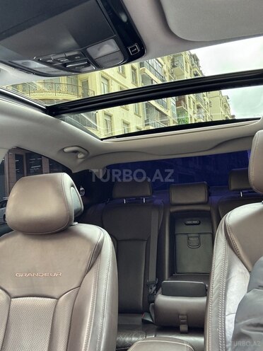 Hyundai Grandeur-6