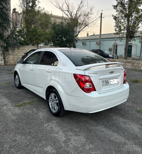 Chevrolet Aveo-5