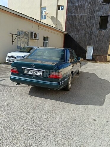 Mercedes E 250 1995, 650,000 km - 2.5 л - Bakı
