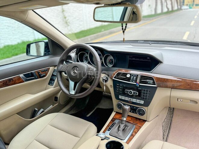 Mercedes C 250-9