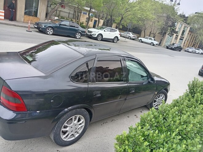 Opel Vectra 1997, 243,000 km - 1.6 l - Sumqayıt