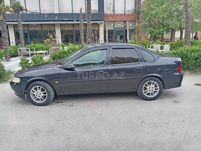 Opel Vectra 1997, 243,000 km - 1.6 l - Sumqayıt