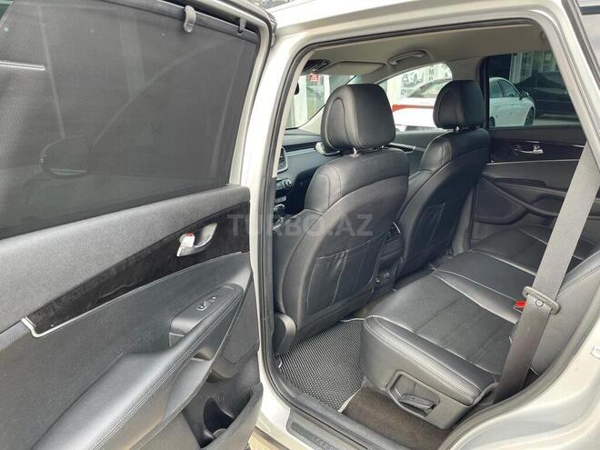 Kia Sorento-12