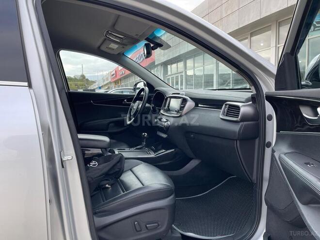 Kia Sorento-19