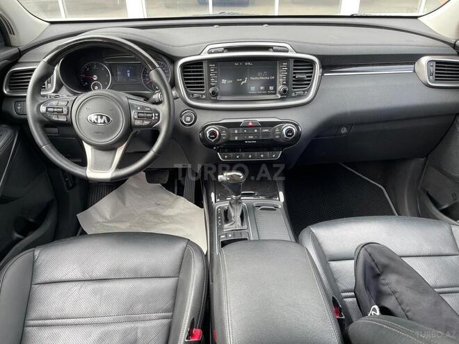 Kia Sorento-13
