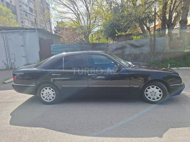 Mercedes E 230 1996, 560,000 km - 2.3 л - Bakı