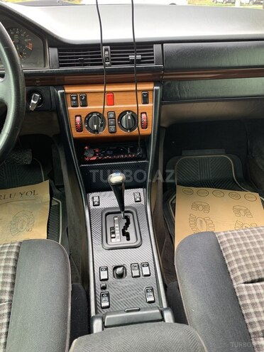 Mercedes E 280 1994, 437,000 km - 2.8 l - Bakı