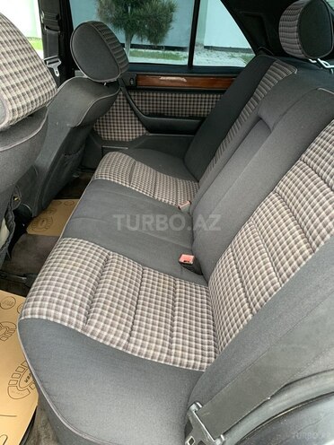 Mercedes E 280 1994, 437,000 km - 2.8 l - Bakı
