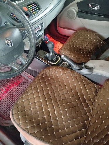 Renault Megane-13