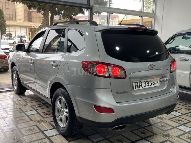 Hyundai Santa Fe-5