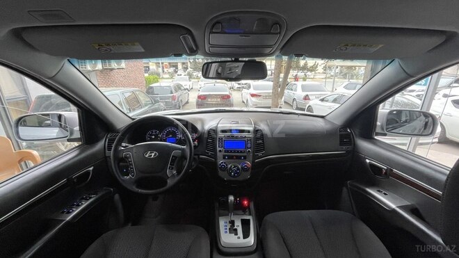 Hyundai Santa Fe-15